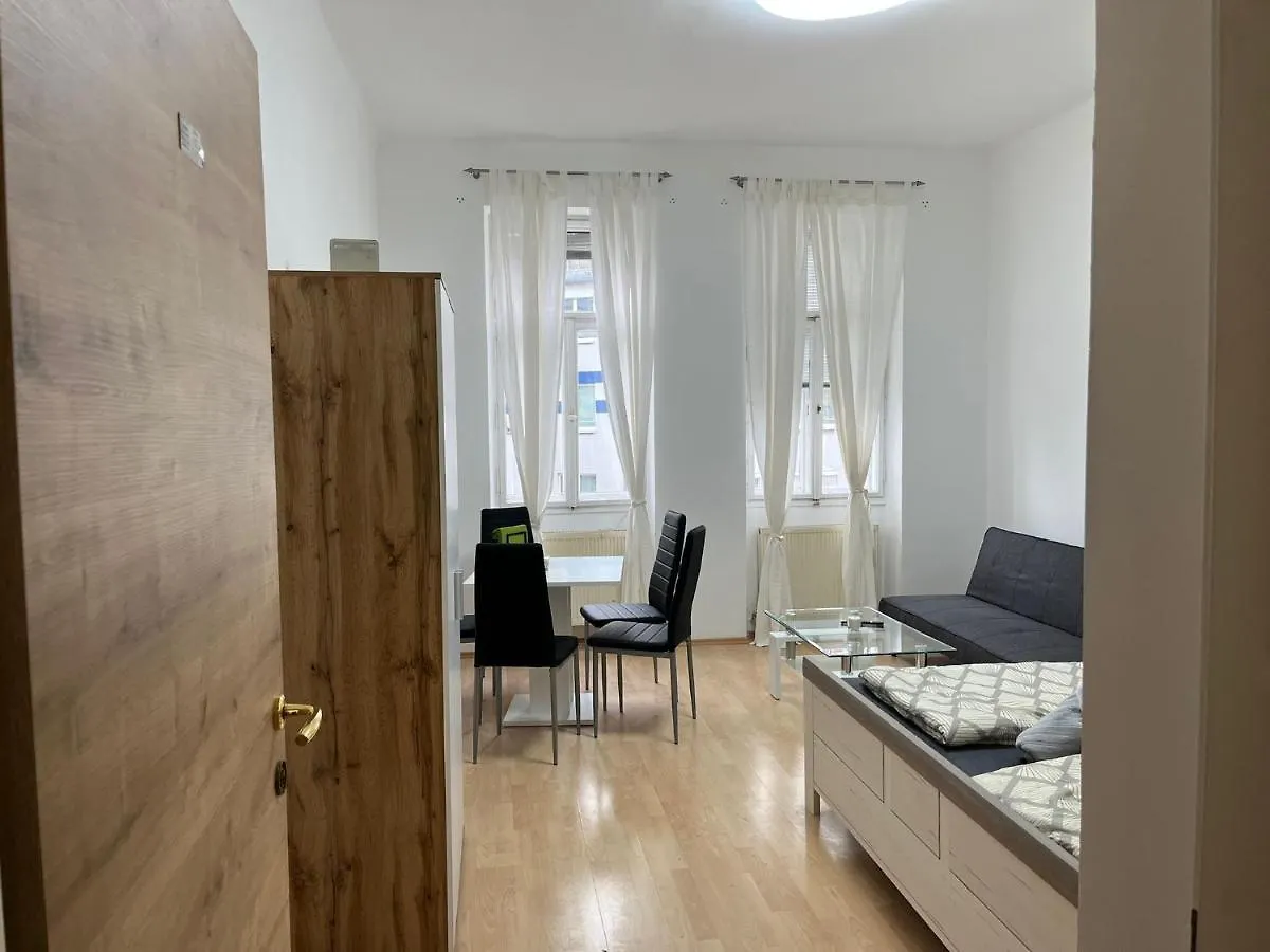 Family Apartment 5P Kl Vídeň 0*,